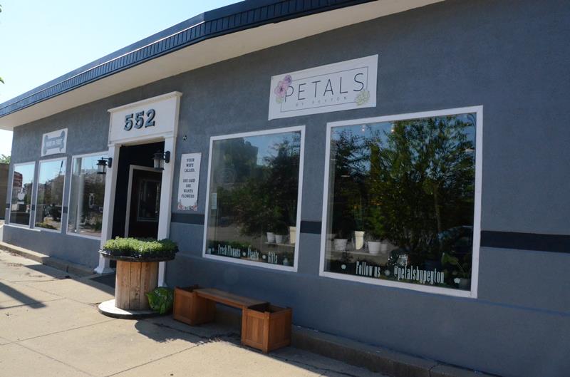 Petals By Peyton La Salle, IL